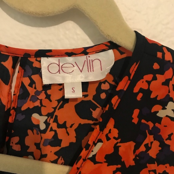 Devlin Sleeveless Polyester Blouse Size S Wrap Style Front, Open Back - Picture 2 of 6